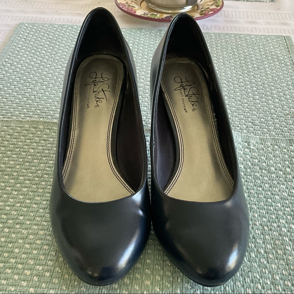 🔺 Navy Pump